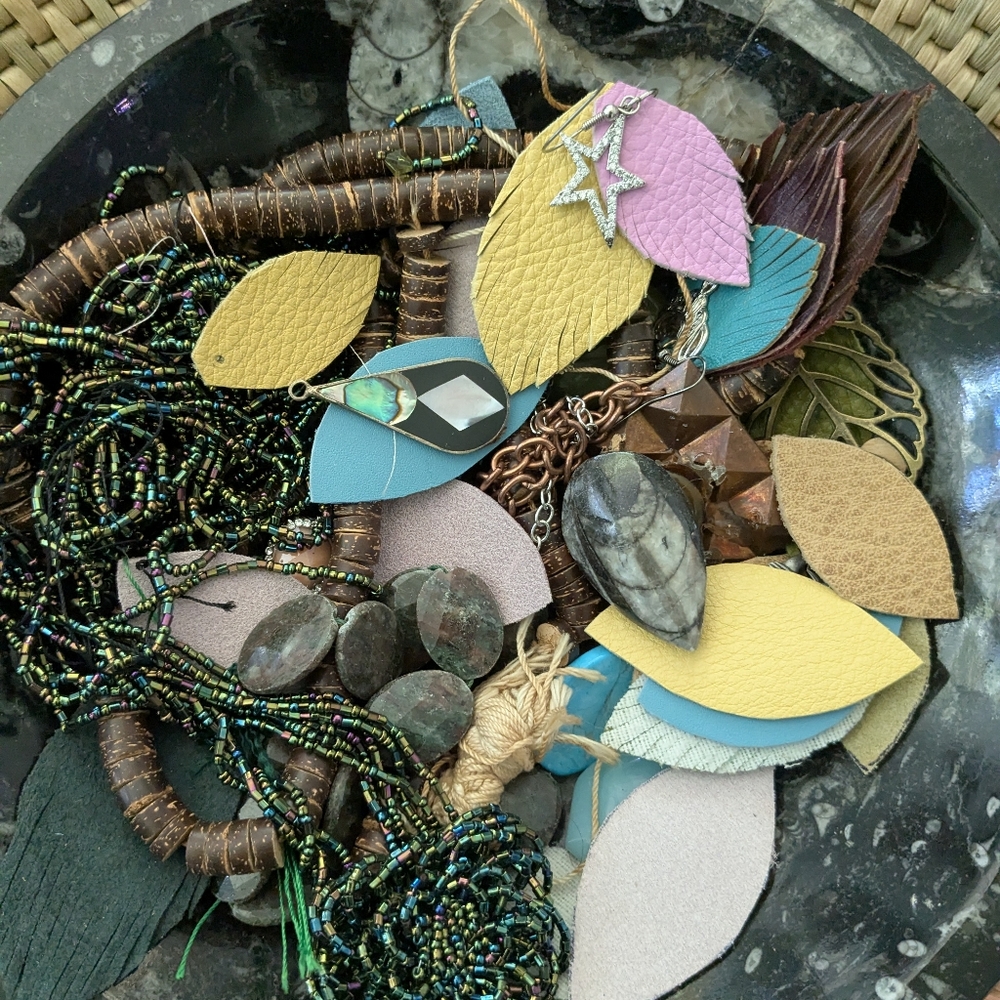 Broken Jewelry Jewelry Components For Beading, DIY, UPCYCLING B37026